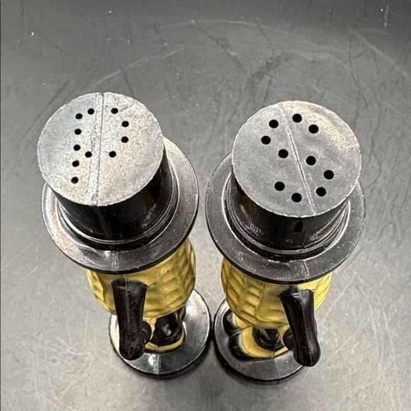 Planters Mr. Peanut Salt and Pepper Shakers - Picture 5 of 9